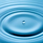 液体に浮かぶ水滴（イメージ）